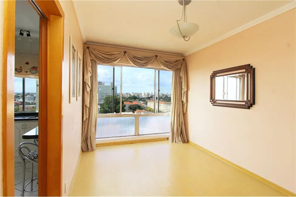 Foto 4 de Apartamento com 1 quarto à venda, 83m2 em São João, Porto Alegre - RS