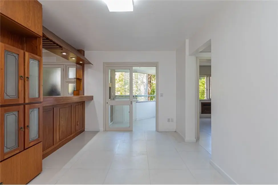 Foto 4 de Apartamento com 2 quartos à venda, 66m2 em Cavalhada, Porto Alegre - RS