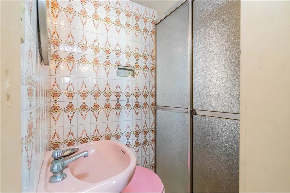 Casa com 4 quartos à venda, 200m2 em Santa Cecília, Porto Alegre - RS - imagem 9 Foto 9 de Casa com 4 quartos à venda, 200m2 em Santa Cecília, Porto Alegre - RS