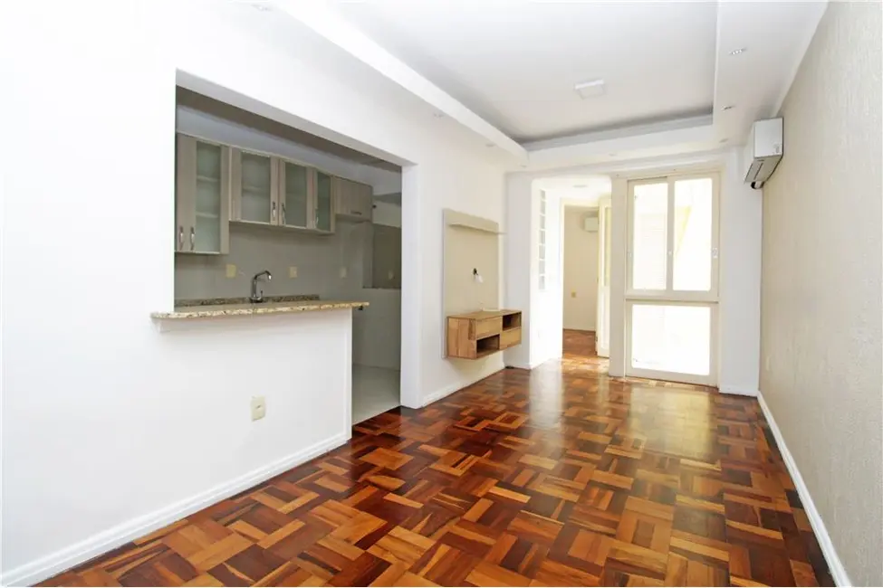 Apartamento com 2 quartos à venda, 43m2 em Menino Deus, Porto Alegre - RS - imagem 2 Foto 2 de Apartamento com 2 quartos à venda, 43m2 em Menino Deus, Porto Alegre - RS