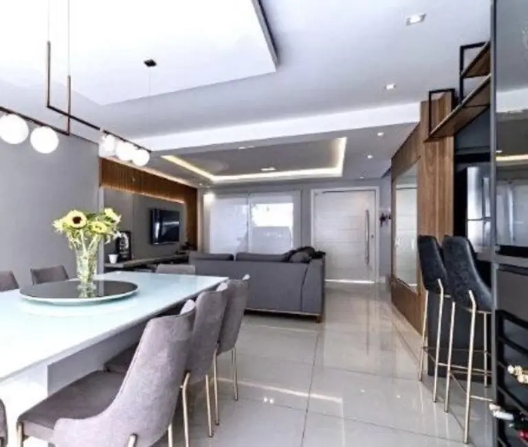 Casa com 3 quartos à venda, 233m2 em Sarandi, Porto Alegre - RS - imagem 7 Foto 7 de Casa com 3 quartos à venda, 233m2 em Sarandi, Porto Alegre - RS