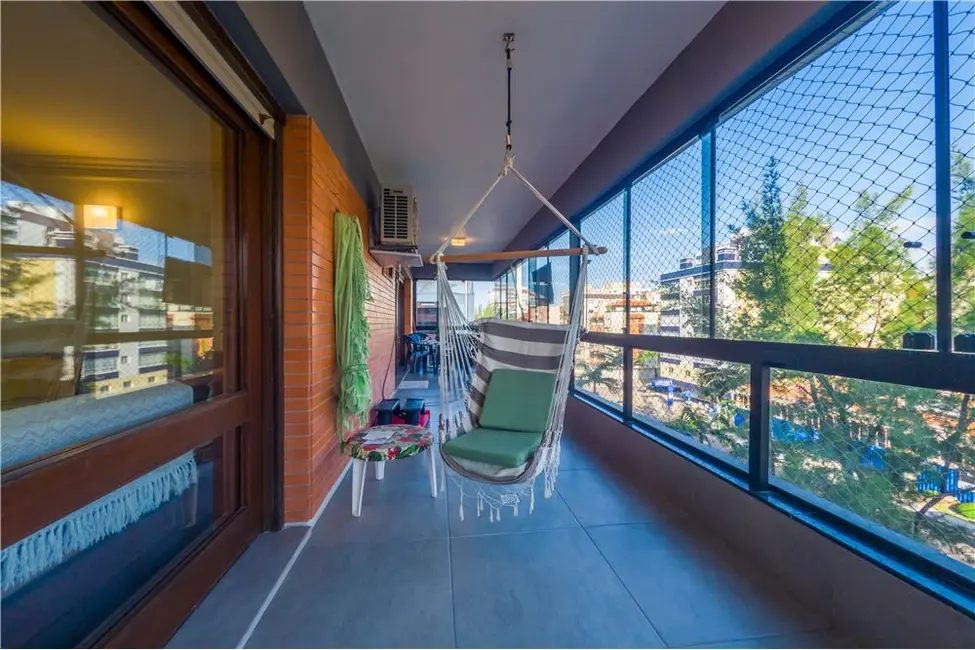 Foto 8 de Apartamento com 5 quartos à venda, 245m2 em Centro, Capao Da Canoa - RS