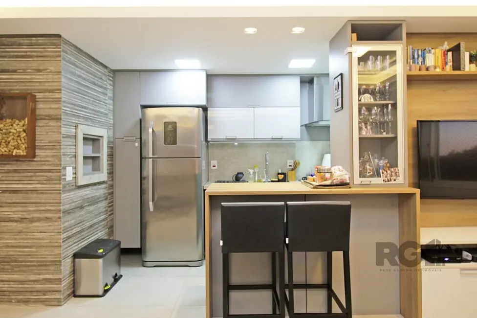 Apartamento com 2 quartos à venda, 62m2 em Teresópolis, Porto Alegre - RS - imagem 6 Foto 6 de Apartamento com 2 quartos à venda, 62m2 em Teresópolis, Porto Alegre - RS