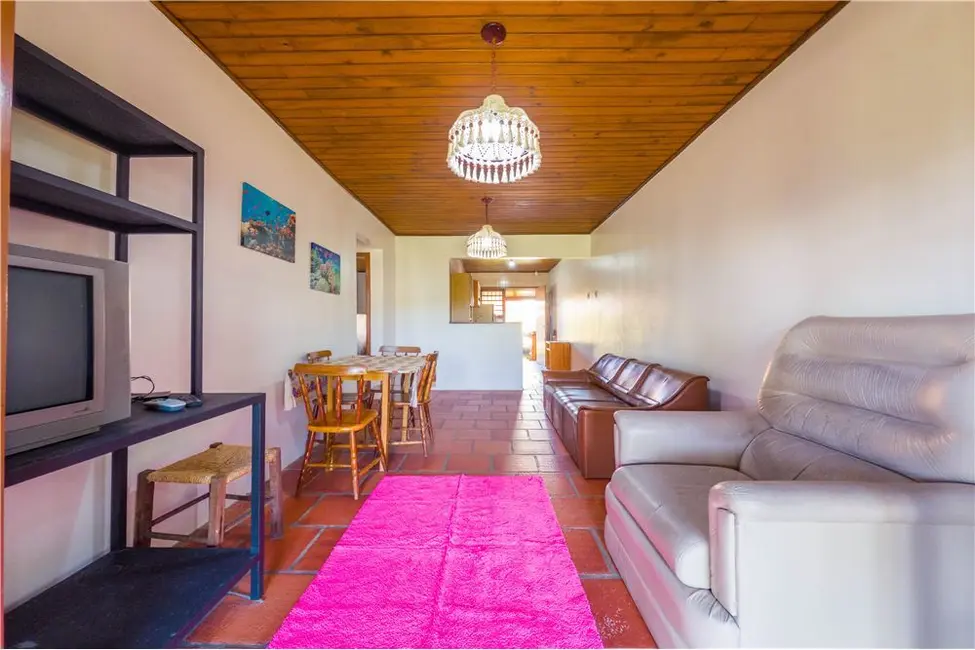 Foto 2 de Casa com 2 quartos à venda, 64m2 em Imbe - RS