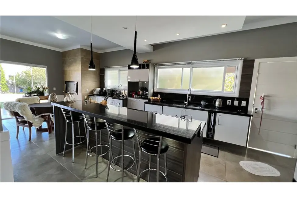 Foto 15 de Casa com 3 quartos à venda, 354m2 em Tramandai - RS