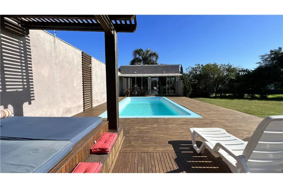 Foto 32 de Casa com 3 quartos à venda, 354m2 em Tramandai - RS