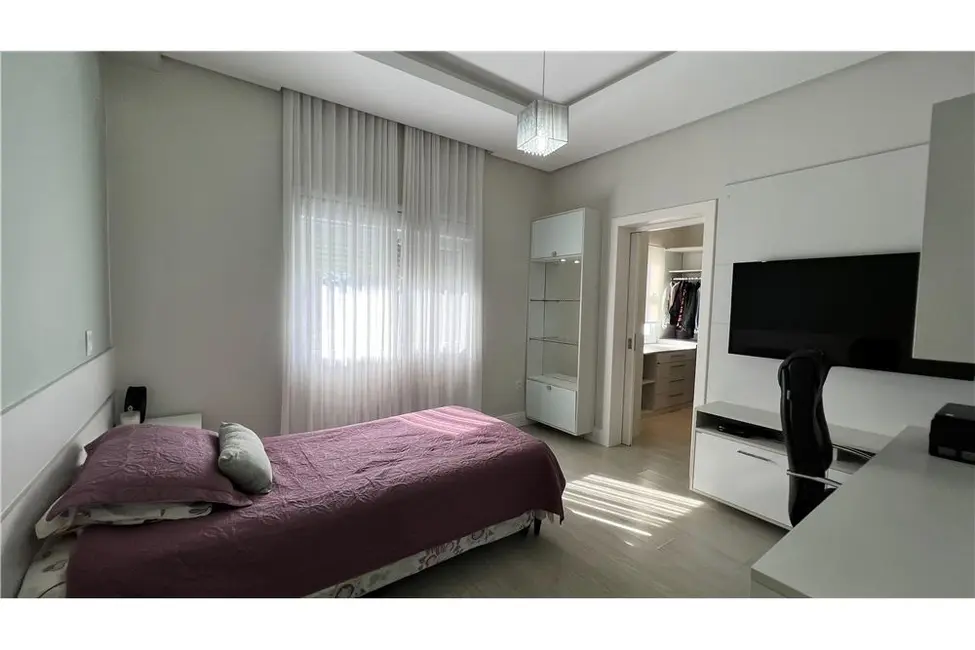 Casa com 3 quartos à venda, 354m2 em Tramandai - RS - imagem 8 Foto 8 de Casa com 3 quartos à venda, 354m2 em Tramandai - RS