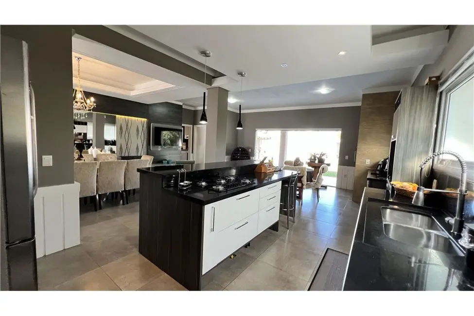 Foto 21 de Casa com 3 quartos à venda, 354m2 em Tramandai - RS