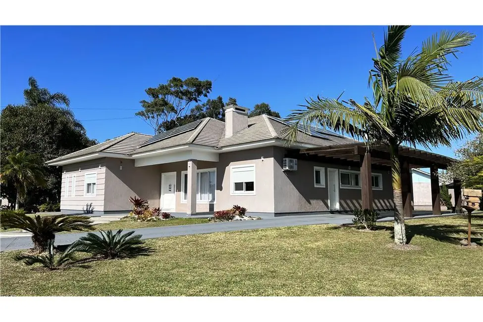 Foto 16 de Casa com 3 quartos à venda, 354m2 em Tramandai - RS