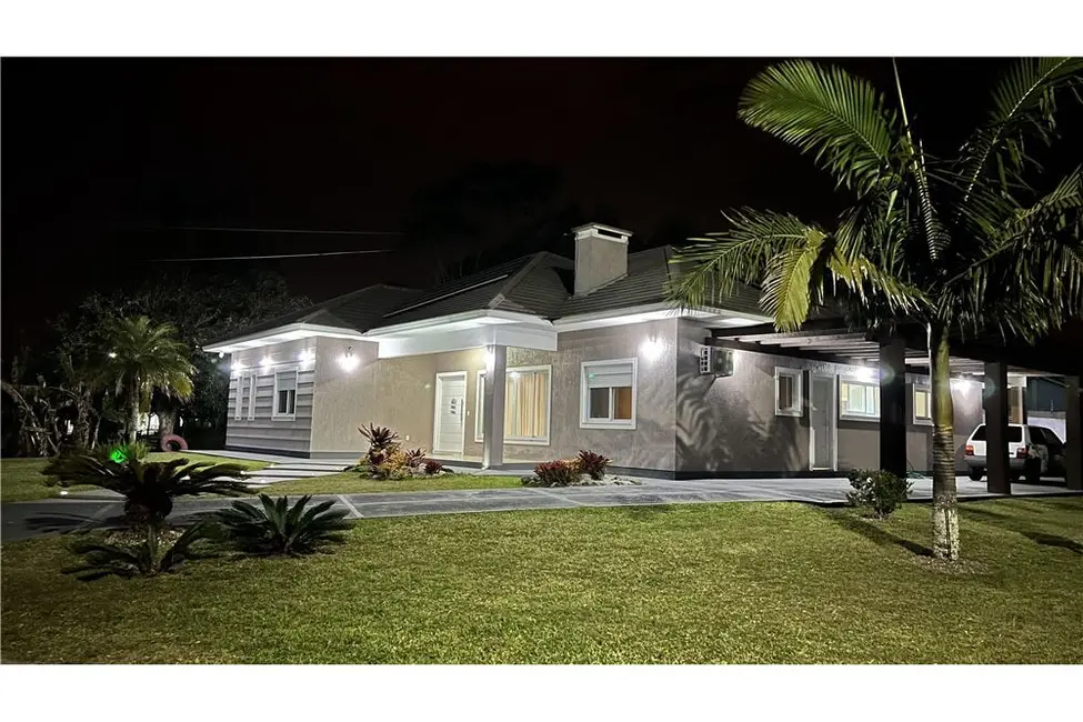 Foto 33 de Casa com 3 quartos à venda, 354m2 em Tramandai - RS