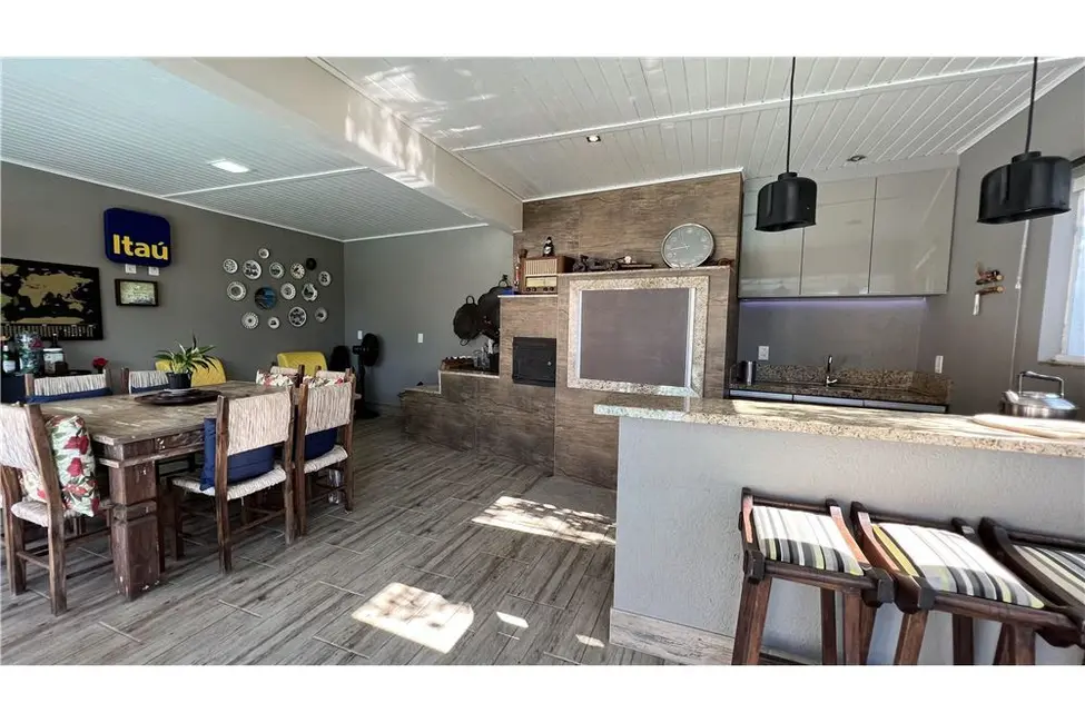 Foto 30 de Casa com 3 quartos à venda, 354m2 em Tramandai - RS