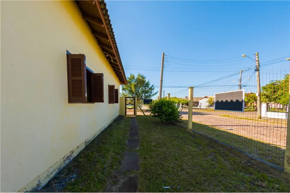 Foto 29 de Casa com 3 quartos à venda, 100m2 em Tramandai - RS