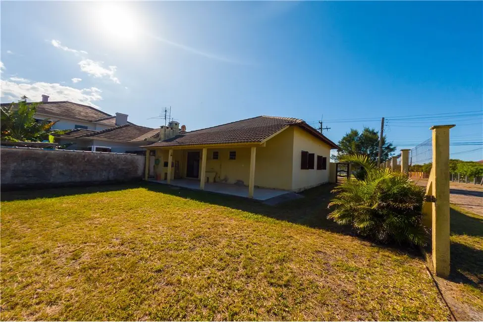 Foto 33 de Casa com 3 quartos à venda, 100m2 em Tramandai - RS