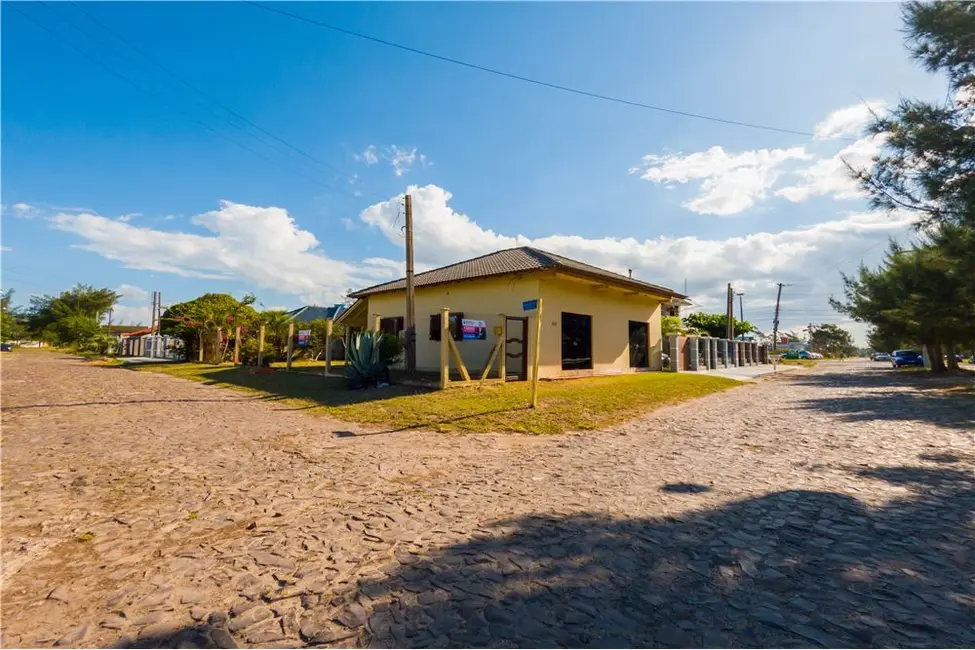 Casa com 3 quartos à venda, 100m2 em Tramandai - RS - imagem 3 Foto 3 de Casa com 3 quartos à venda, 100m2 em Tramandai - RS