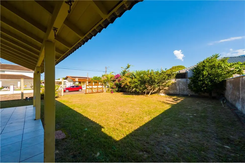 Foto 31 de Casa com 3 quartos à venda, 100m2 em Tramandai - RS