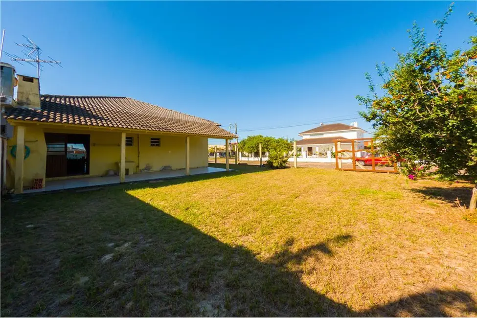 Foto 32 de Casa com 3 quartos à venda, 100m2 em Tramandai - RS