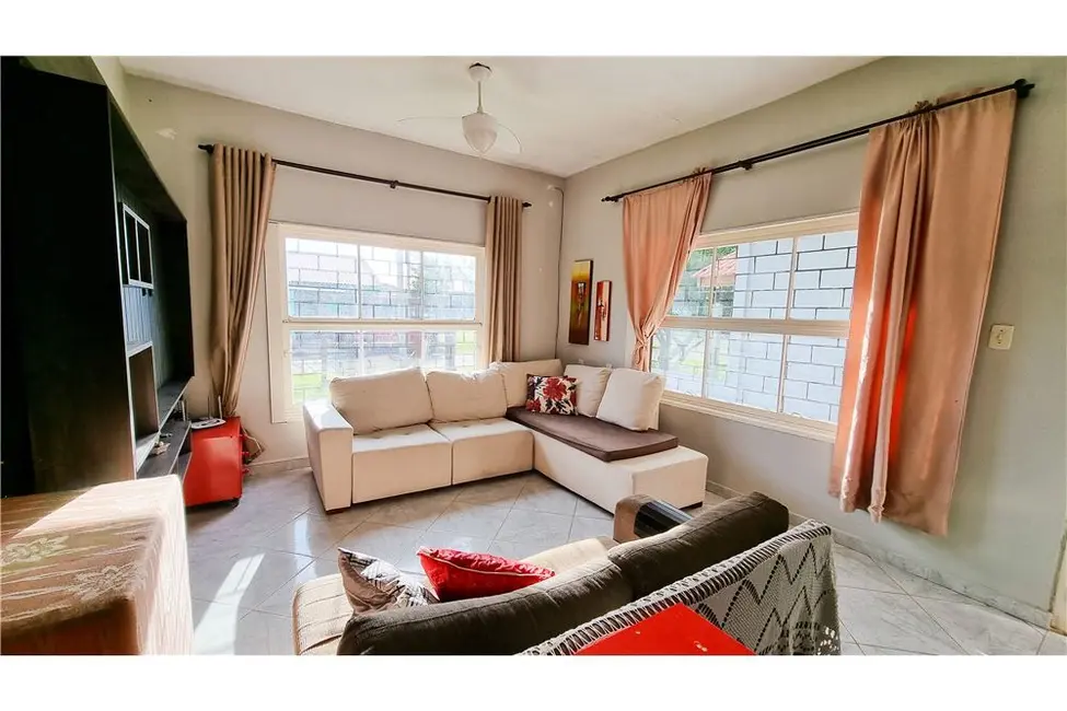 Casa com 2 quartos à venda, 120m2 em Tramandai - RS - imagem 8 Foto 8 de Casa com 2 quartos à venda, 120m2 em Tramandai - RS