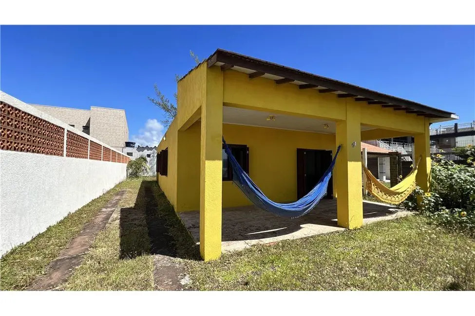 Foto 1 de Casa com 3 quartos à venda, 102m2 em Tramandai - RS