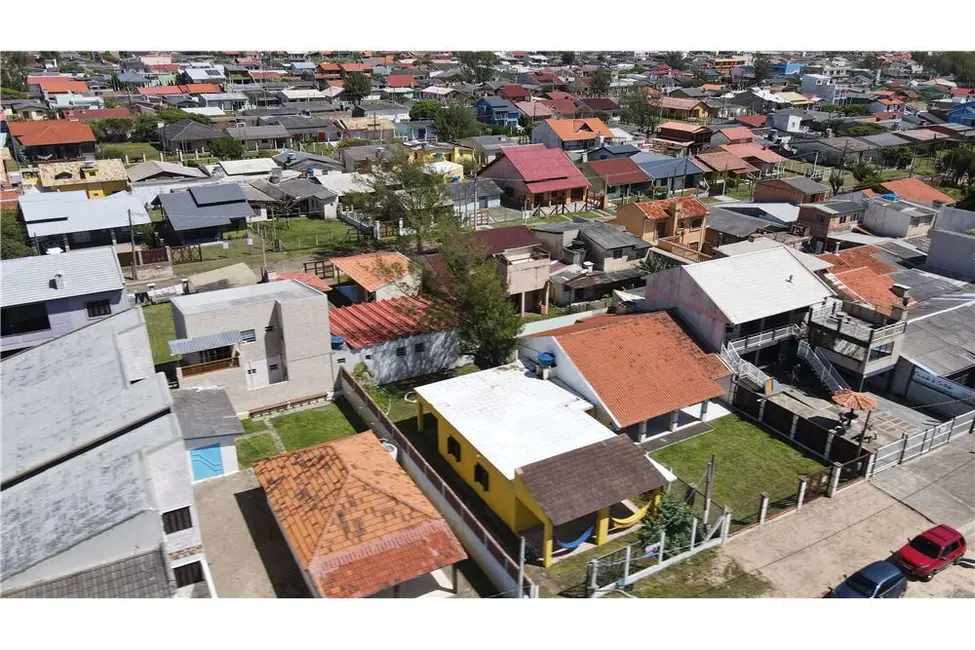 Casa com 3 quartos à venda, 102m2 em Tramandai - RS - imagem 5 Foto 5 de Casa com 3 quartos à venda, 102m2 em Tramandai - RS