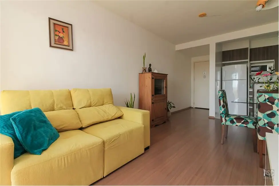 Apartamento com 3 quartos à venda, 72m2 em Teresópolis, Porto Alegre - RS - imagem 4 Foto 4 de Apartamento com 3 quartos à venda, 72m2 em Teresópolis, Porto Alegre - RS