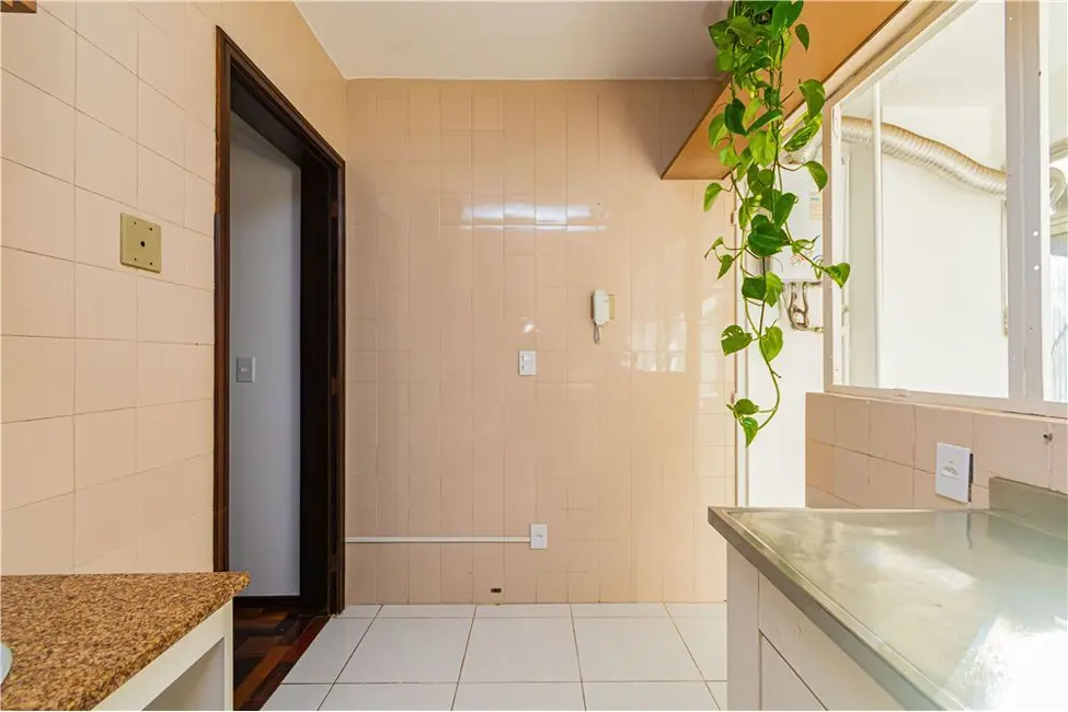 Foto 4 de Apartamento com 2 quartos à venda, 61m2 em Rio Branco, Porto Alegre - RS