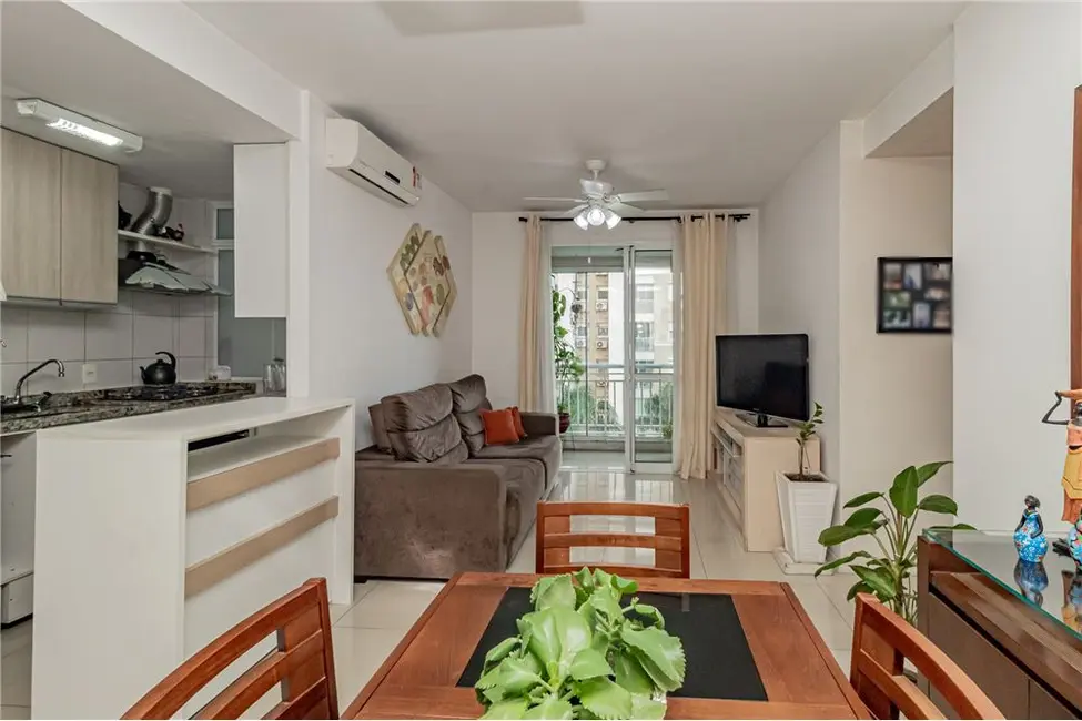 Apartamento com 3 quartos à venda, 75m2 em Vila Ipiranga, Porto Alegre - RS - imagem 4 Foto 4 de Apartamento com 3 quartos à venda, 75m2 em Vila Ipiranga, Porto Alegre - RS