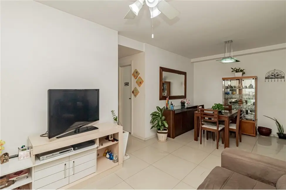 Apartamento com 3 quartos à venda, 75m2 em Vila Ipiranga, Porto Alegre - RS - imagem 7 Foto 7 de Apartamento com 3 quartos à venda, 75m2 em Vila Ipiranga, Porto Alegre - RS