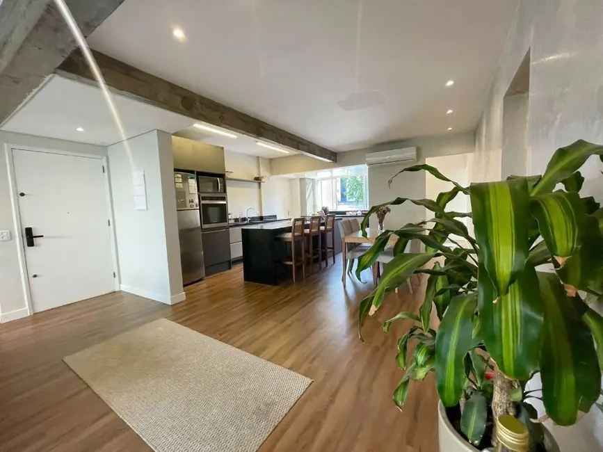 Foto 2 de Apartamento com 3 quartos à venda, 130m2 em Moinhos de Vento, Porto Alegre - RS