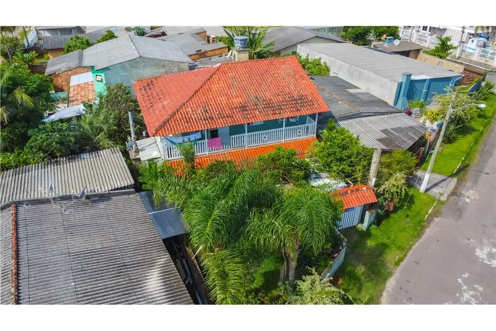 Foto 2 de Casa com 3 quartos à venda, 182m2 em Tramandai - RS