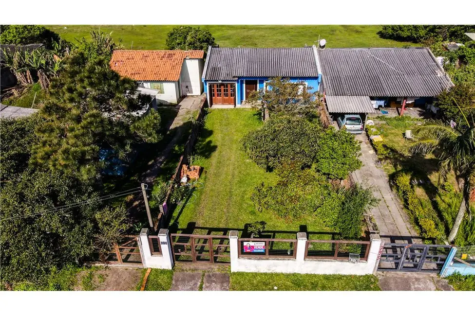 Casa com 3 quartos à venda, 112m2 em Tramandai - RS - imagem 3 Foto 3 de Casa com 3 quartos à venda, 112m2 em Tramandai - RS