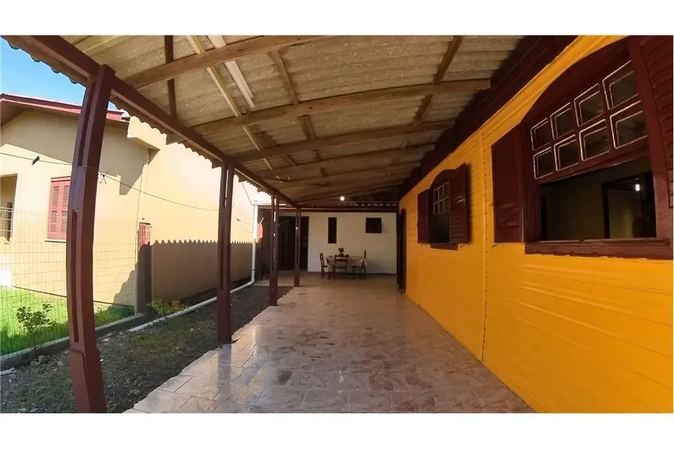 Foto 12 de Casa com 4 quartos à venda, 134m2 em Tramandai - RS