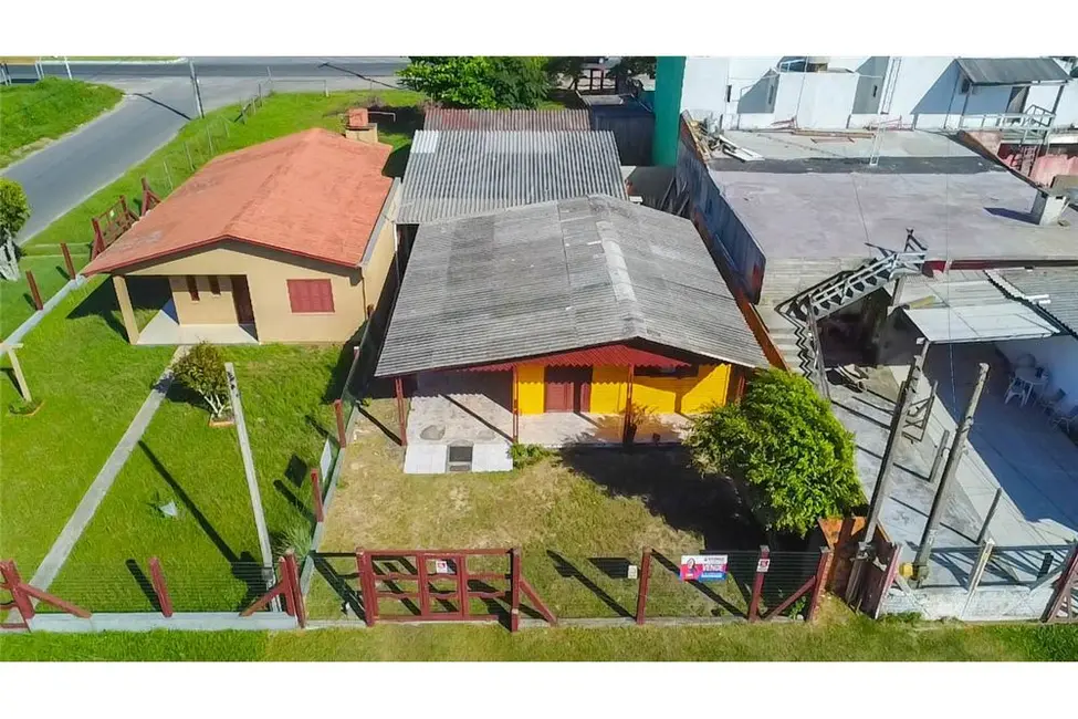 Foto 3 de Casa com 4 quartos à venda, 134m2 em Tramandai - RS