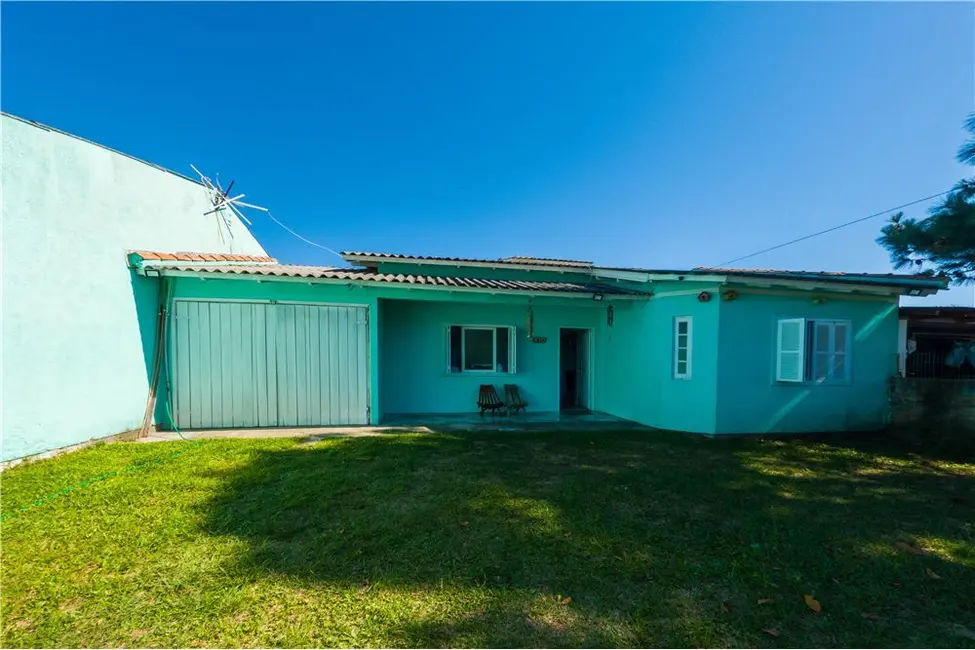 Casa com 3 quartos à venda, 100m2 em Tramandai - RS - imagem 2 Foto 2 de Casa com 3 quartos à venda, 100m2 em Tramandai - RS