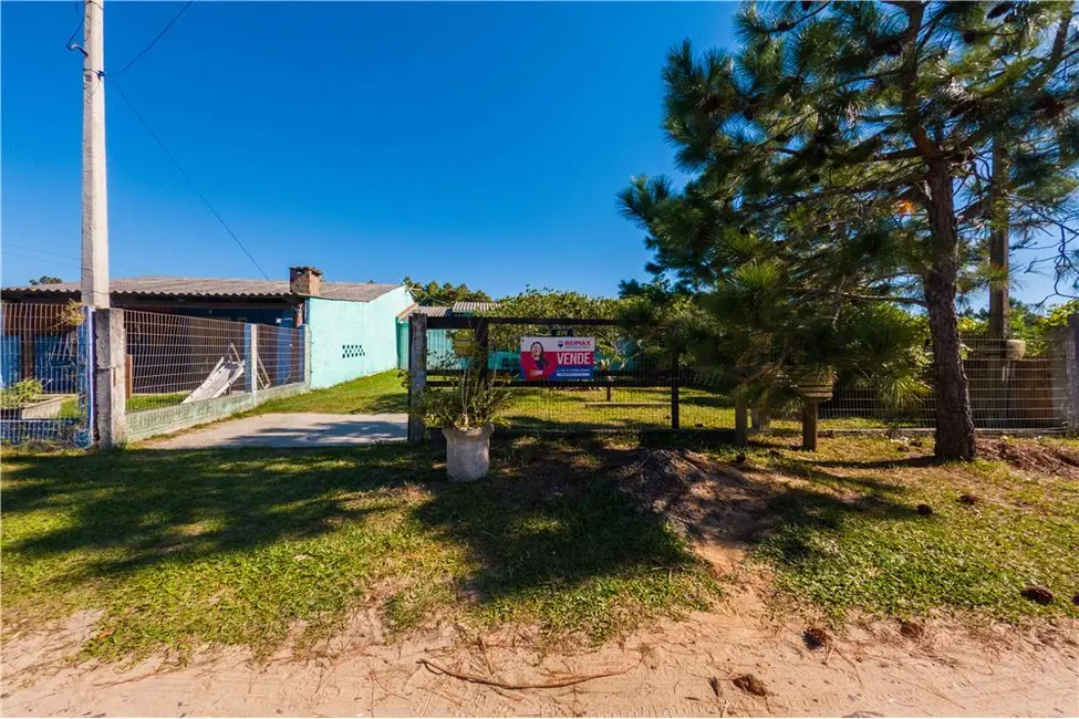 Foto 16 de Casa com 3 quartos à venda, 100m2 em Tramandai - RS