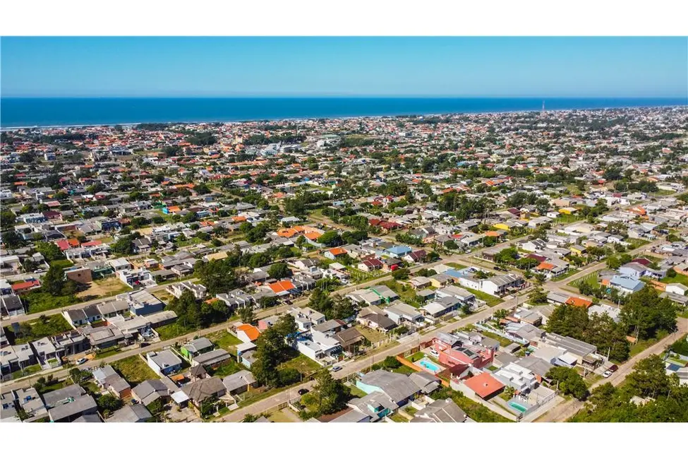 Foto 26 de Casa com 3 quartos à venda, 100m2 em Tramandai - RS