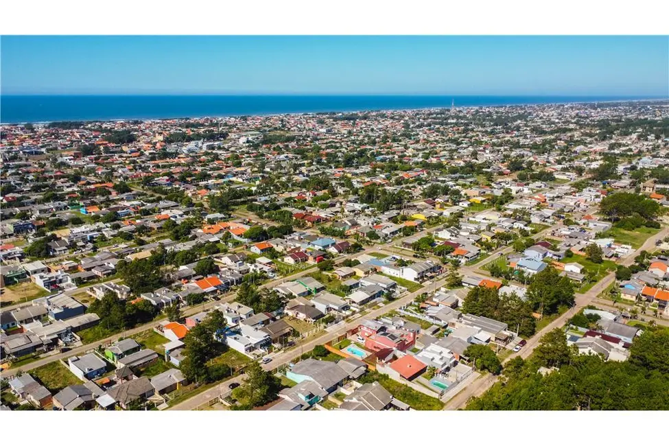 Foto 24 de Casa com 3 quartos à venda, 100m2 em Tramandai - RS