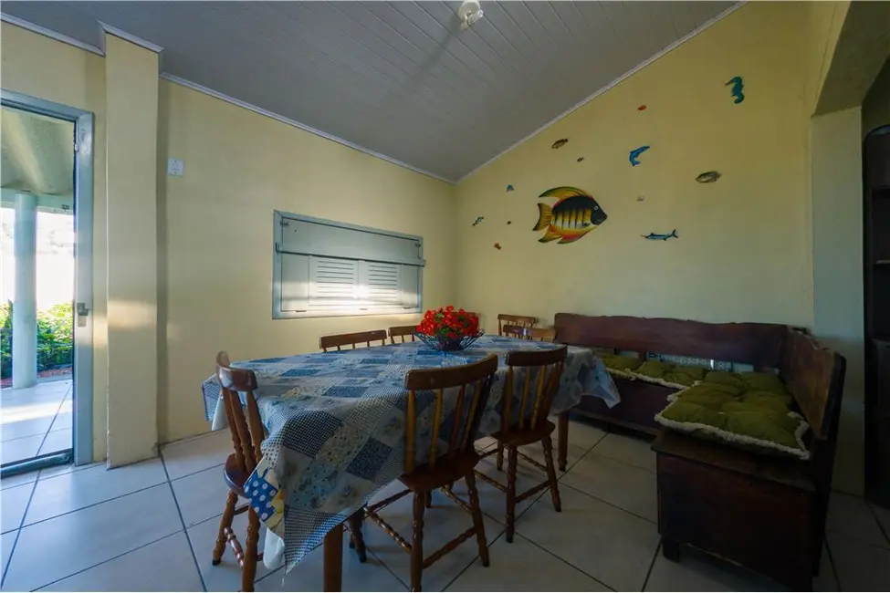 Foto 37 de Casa com 4 quartos à venda, 117m2 em Tramandai - RS