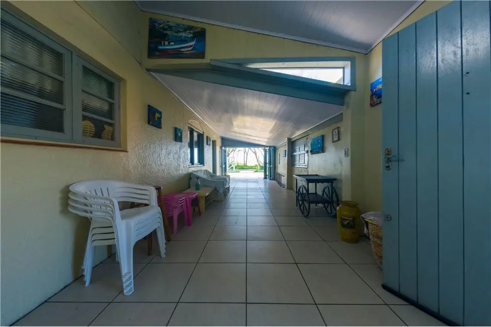 Casa com 4 quartos à venda, 117m2 em Tramandai - RS - imagem 8 Foto 8 de Casa com 4 quartos à venda, 117m2 em Tramandai - RS