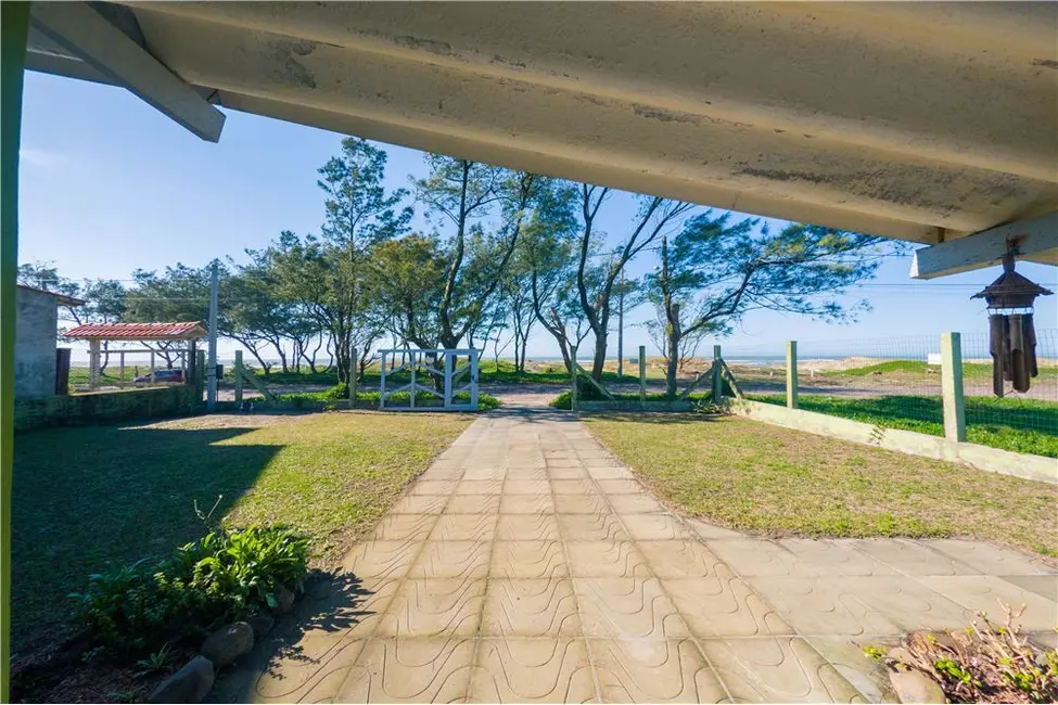 Casa com 4 quartos à venda, 117m2 em Tramandai - RS - imagem 6 Foto 6 de Casa com 4 quartos à venda, 117m2 em Tramandai - RS