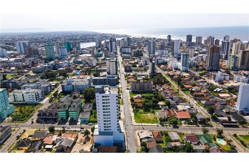 Apartamento com 2 quartos à venda, 80m2 em Centro, Tramandai - RS - imagem 3 Foto 3 de Apartamento com 2 quartos à venda, 80m2 em Centro, Tramandai - RS
