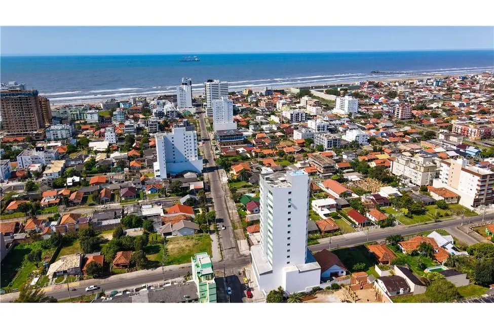 Apartamento com 2 quartos à venda, 80m2 em Centro, Tramandai - RS - imagem 2 Foto 2 de Apartamento com 2 quartos à venda, 80m2 em Centro, Tramandai - RS