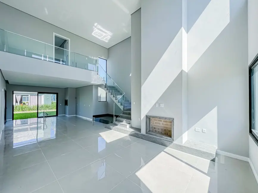 Foto 3 de Casa com 4 quartos à venda, 220m2 em Capao Da Canoa - RS