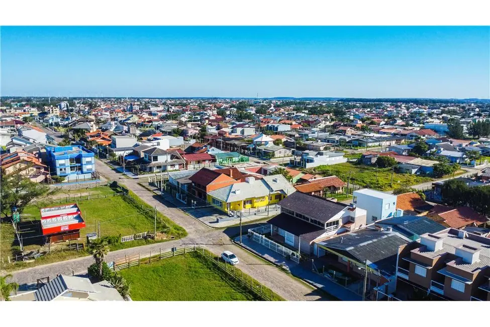 Casa com 4 quartos à venda, 198m2 em Tramandai - RS - imagem 6 Foto 6 de Casa com 4 quartos à venda, 198m2 em Tramandai - RS