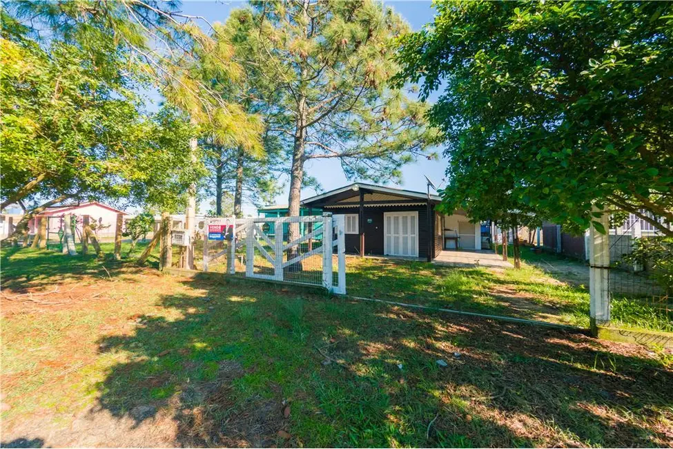 Casa com 3 quartos à venda, 70m2 em Tramandai - RS - imagem 3 Foto 3 de Casa com 3 quartos à venda, 70m2 em Tramandai - RS