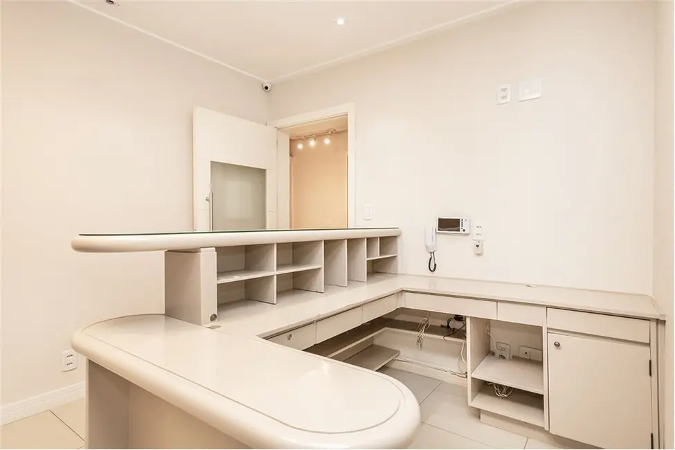 Sala Comercial à venda, 201m2 em Moinhos de Vento, Porto Alegre - RS - imagem 4 Foto 4 de Sala Comercial à venda, 201m2 em Moinhos de Vento, Porto Alegre - RS