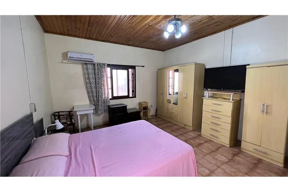Foto 10 de Casa com 4 quartos à venda, 274m2 em Tramandai - RS