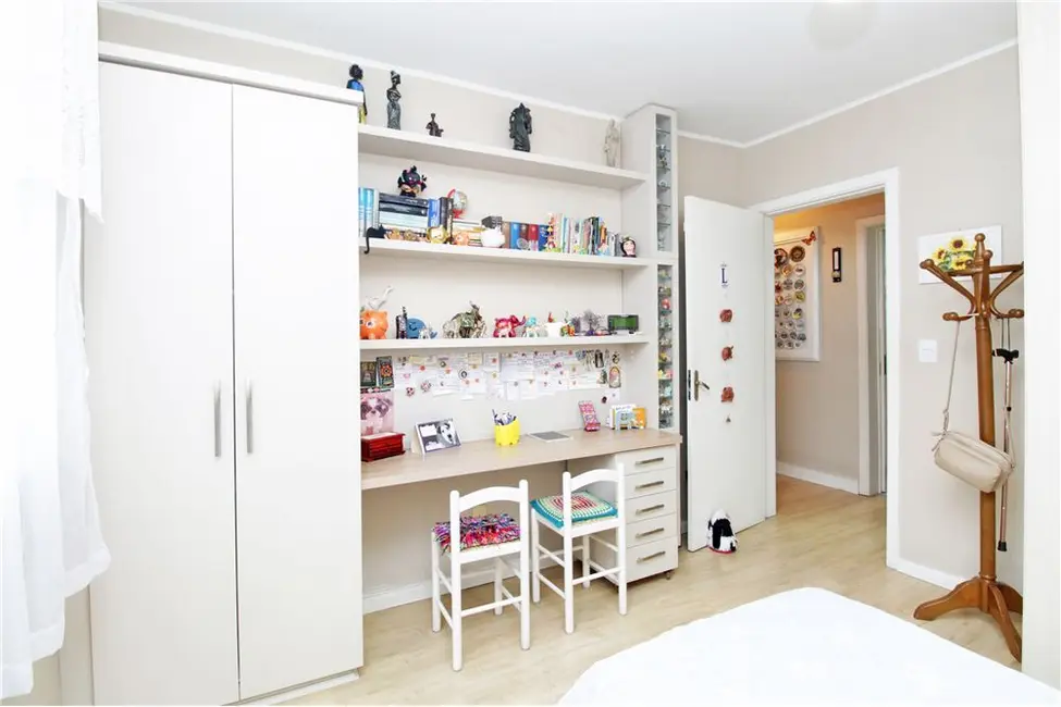 Apartamento com 3 quartos à venda, 84m2 em Menino Deus, Porto Alegre - RS - imagem 8 Foto 8 de Apartamento com 3 quartos à venda, 84m2 em Menino Deus, Porto Alegre - RS