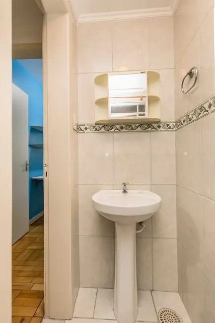 Apartamento com 3 quartos à venda, 103m2 em Centro Histórico, Porto Alegre - RS - imagem 7 Foto 7 de Apartamento com 3 quartos à venda, 103m2 em Centro Histórico, Porto Alegre - RS