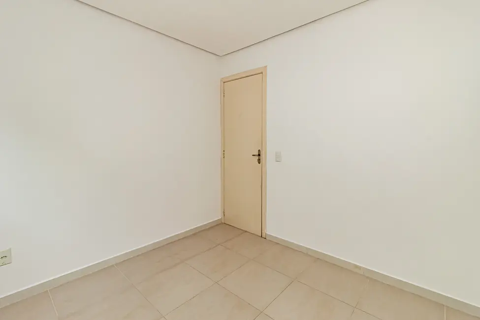 Apartamento com 2 quartos à venda, 76m2 em Centro Histórico, Porto Alegre - RS - imagem 4 Foto 4 de Apartamento com 2 quartos à venda, 76m2 em Centro Histórico, Porto Alegre - RS