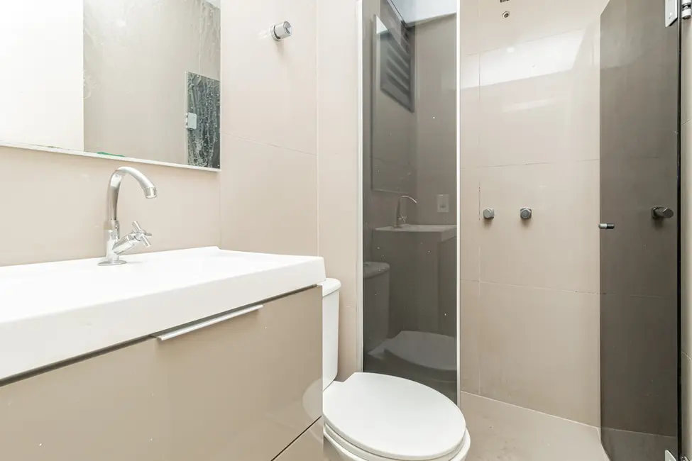 Apartamento com 2 quartos à venda, 76m2 em Centro Histórico, Porto Alegre - RS - imagem 8 Foto 8 de Apartamento com 2 quartos à venda, 76m2 em Centro Histórico, Porto Alegre - RS